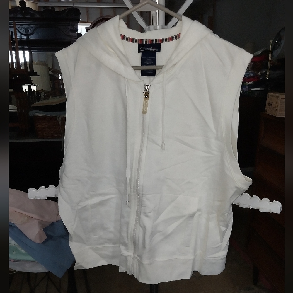 Catalina Women's White Hooded Vest